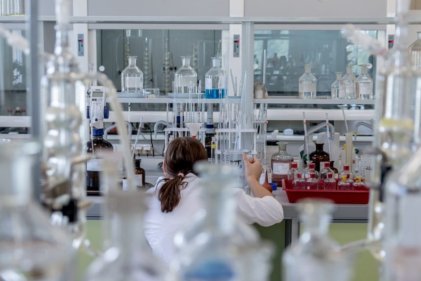 chemist-2815640_960_720.jpg Análisis de Datos y su Rol en la Detección Temprana de Delitos en Cabo San Lucas | Seguridad en Baja California Sur