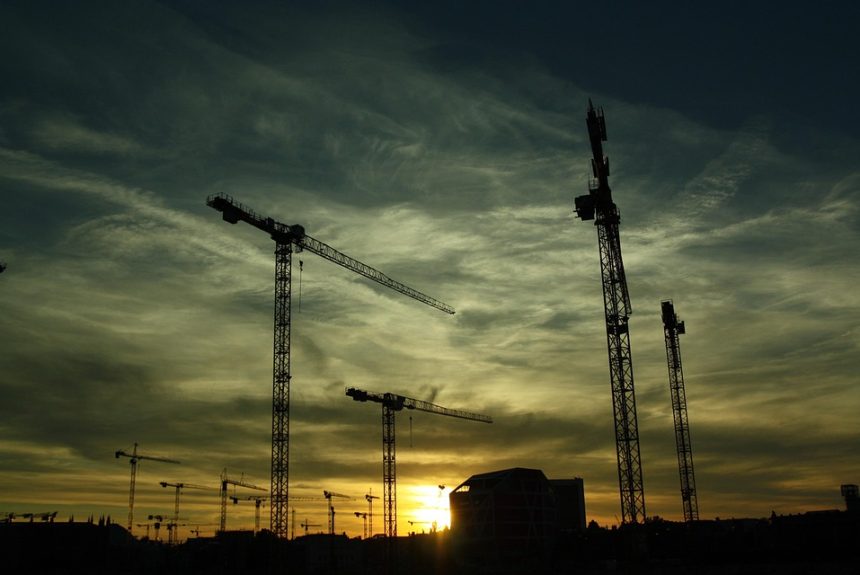 construction-1281604_960_720.jpg Construyendo Comunidades Fuertes: El Rol del Liderazgo en Cabo San Lucas