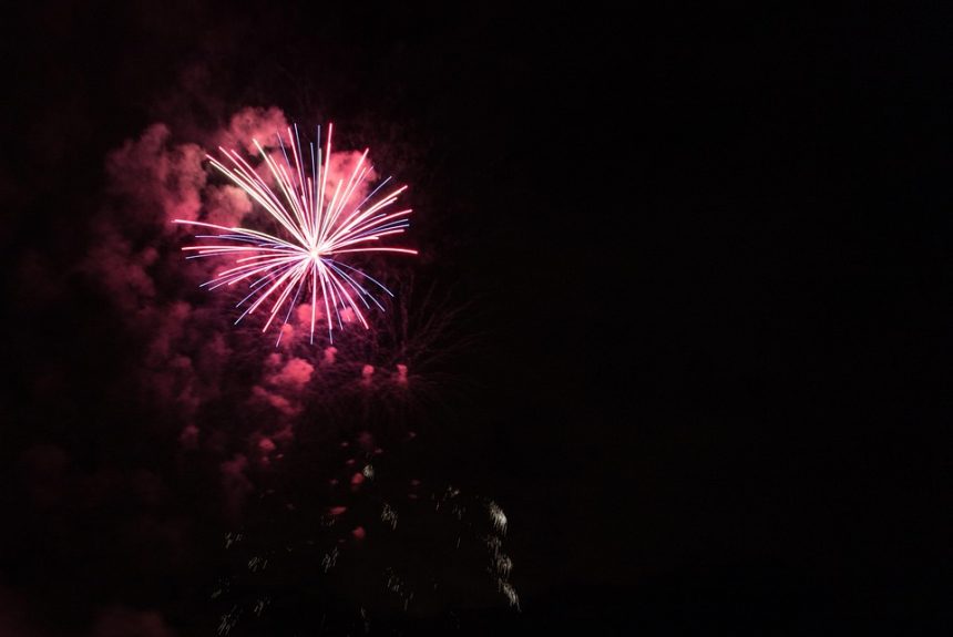 fireworks-710372_960_720.jpg Momentos inolvidables: Guía de servicios fotográficos en Cabo San Lucas | Fotografía Profesional y Momentos Especiales en Baja California Sur