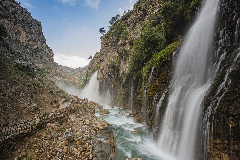 these-yahyal-waterfalls-5073464_960_720.jpg Estos títulos están diseñados para captar la atención y fomentar el interés en temas de seguridad ciudadana. | Seguridad en Baja California Sur