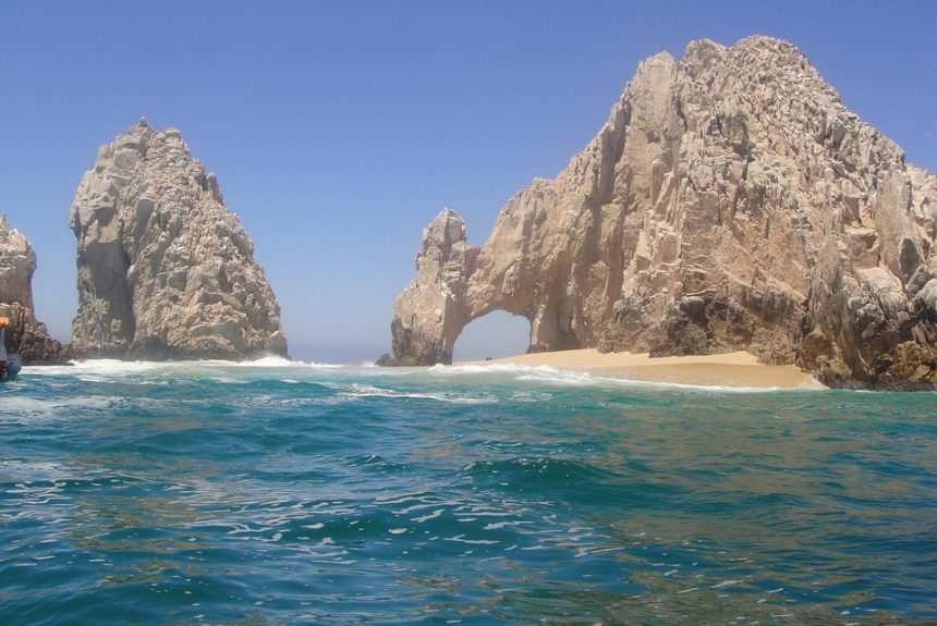 Cabo-San-Lucas-y-el-Derecho-Penal-Una-Mirada-a.jpg Cabo San Lucas y el Derecho Penal: Una Mirada a la Defensa Eficaz | Justicia Penal y Derechos en Baja California Sur