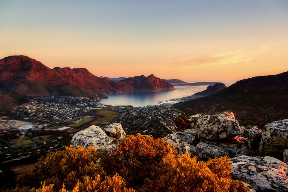 cape-town-2575437_960_720.jpg Cabo San Lucas en Movimiento: Tejiendo Redes de Empoderamiento | Liderazgo Ciudadano y Transformación en Baja California Sur