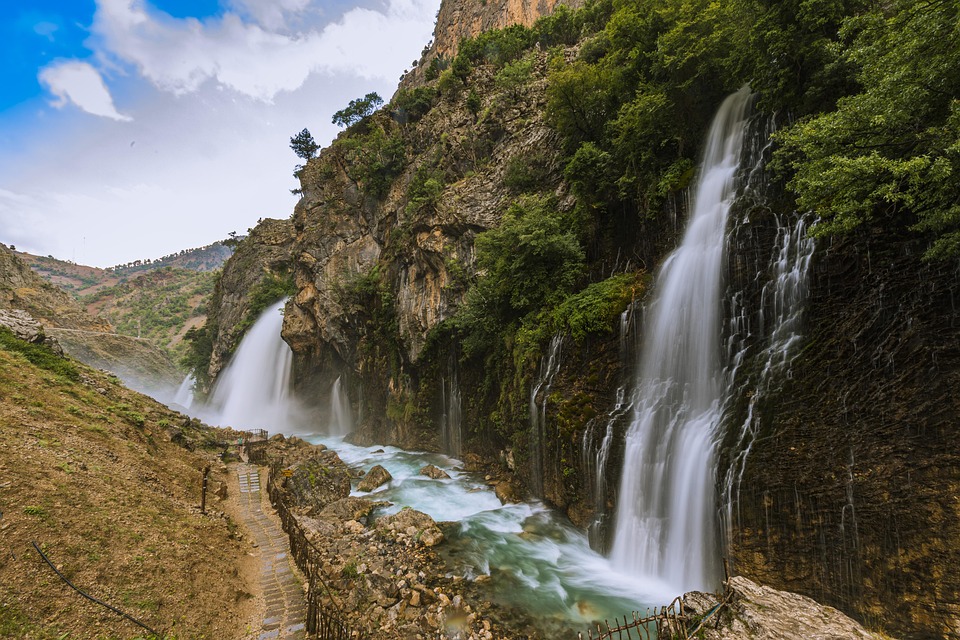 these-waterfalls-5073465_960_720.jpg Estos títulos están diseñados para captar la atención e informar sobre temas relevantes en seguridad ciudadana. | Seguridad en Baja California Sur