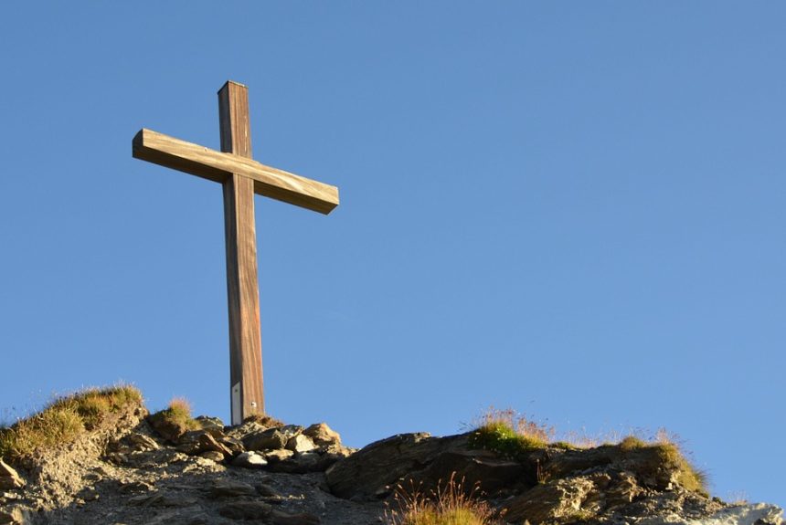 cross-4970988_960_720.jpg Espero que estas ideas sean útiles para tus artículos. ¡Buena suerte! | Fotografía Profesional y Momentos Especiales en Baja California Sur