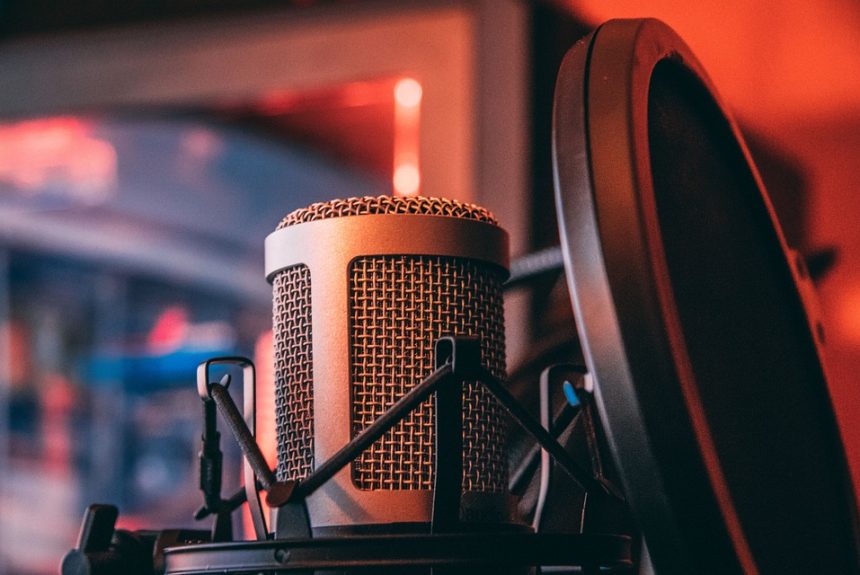 microphone-5594702_960_720.jpg La Voz de la Comunidad: Impulsando Cambios a Través del Liderazgo Colaborativo | Liderazgo Ciudadano y Transformación en Baja California Sur