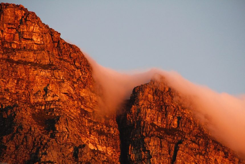 table-mountain-1313948_960_720.jpg Cabo San Lucas a Través del Lente: Capturando la Esencia de la Cocina Baja Californiana | Fotografía Profesional y Momentos Especiales en Baja California Sur