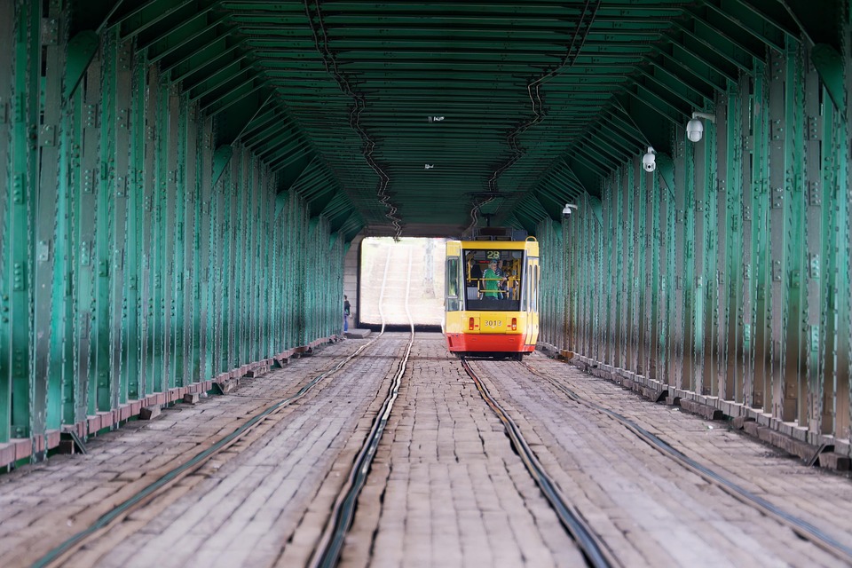 tram-8306088_960_720.jpg Perspectivas Únicas: Fotografía Profesional en los Encantos de Cabo San Lucas | Fotografía Profesional y Momentos Especiales en Baja California Sur
