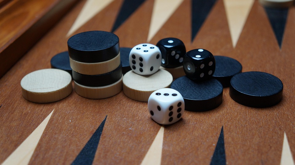 backgammon-1903937_960_720.jpg Estrategias de Detección de Delincuencia: Lecciones para la Seguridad de Cabo San Lucas | Seguridad en Baja California Sur